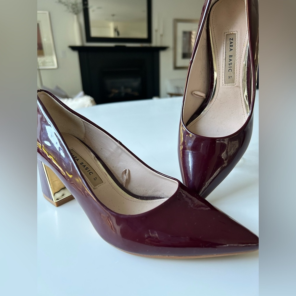 ZARA BASIC BURGUNDY/GOLD SHOES